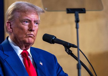 ترمب يعلن عقد لقاء مع بوتين في بودابست لبحث إنهاء الحرب بين روسيا وأوكرانيا