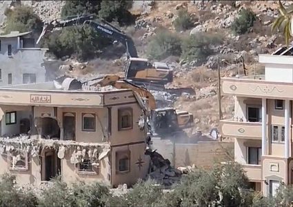 الاحتلال يهدم منزلا شمال شرق رام الله