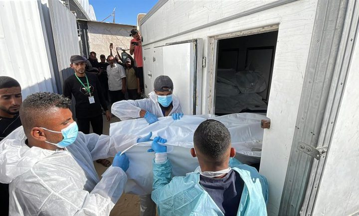الاحتلال يسلم 15 جثمانا لشهداء من غزة