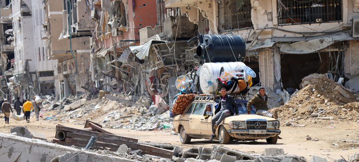 غزة: آلاف الجثامين العالقة تحت الأنقاض ومخاطر المتفجرات تعرقل جهود الانتشال