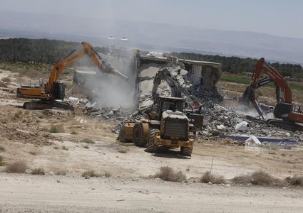 الاحتلال يهدم مزرعة شرق القدس