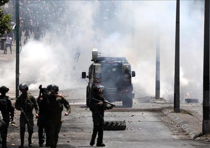 إصابات بالاختناق خلال اقتحام المنطقة الشرقية في نابلس