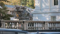 بدء أعمال هدم جزء من البيت الأبيض لبناء "قاعة رقص"