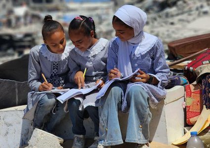 التربية والتعليم : أكثر من 20 ألف طالب و1037 معلما استشهدوا منذ بداية العدوان