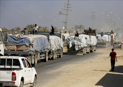 دخول 986 شاحنة مساعدات فقط إلى قطاع غزة منذ بدء سريان الاتفاق