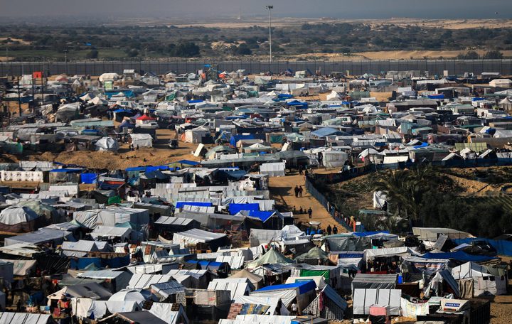 الناجون من الحرب في غزة.. عالقون في الخيام والمجهول