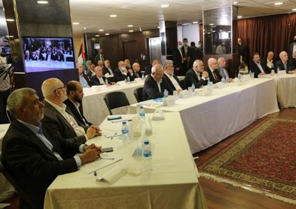 حوار فلسطيني في القاهرة وسط رفض لتعيين بلير حاكما لغزة