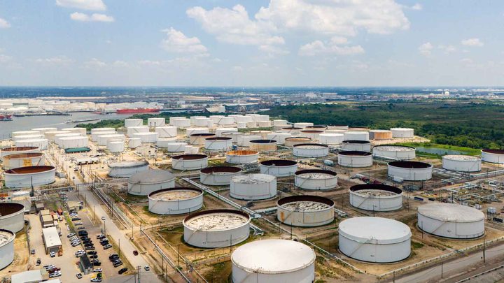 الولايات المتحدة تعلن فرض عقوبات على أكبر شركتي نفط في روسيا