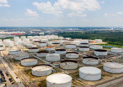 الولايات المتحدة تعلن فرض عقوبات على أكبر شركتي نفط في روسيا