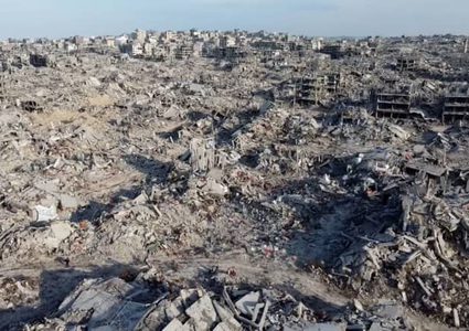 الأونروا: أكثر من 61 مليون طن من الأنقاض تغطي غزة