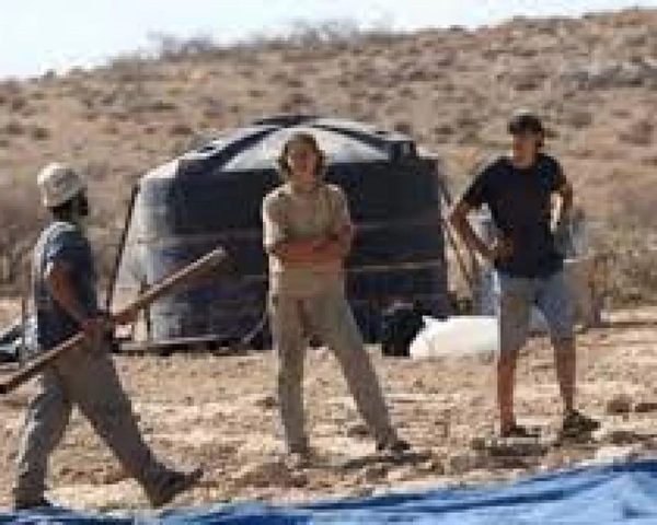 مستعمرون يدمرون محتويات مسجد في طانا