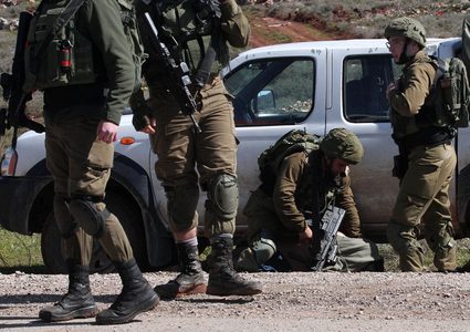 الاحتلال يعتدي على مواطن في الأغوار بعد احتجازه