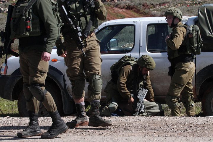 الاحتلال يعتدي على مواطن في الأغوار بعد احتجازه