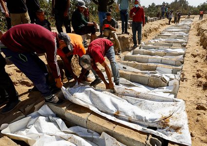 الصحة بغزة تقرر دفن 41 جثمانا لأسرى مجهولي الهوية بمقبرة جماعية