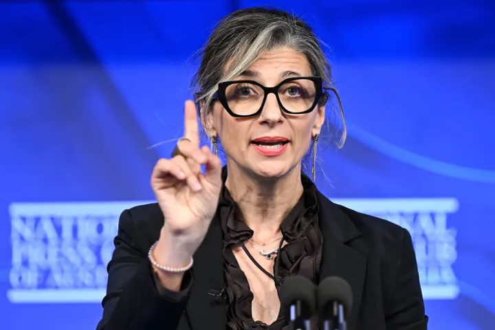 سفير إسرائيل يهاجم مقررة أممية بعد تقريرها عن الإبادة في غزة: "أنتِ ساحرة فاشلة"