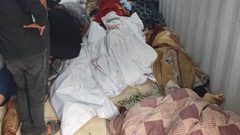 من أمام مستشفى العودة بالنصيرات: مشاهد الحزن بعد مجازر الليل وخرق الاحتلال لوقف إطلاق النار