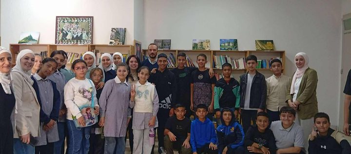 قسم اللغة الفرنسية في جامعة النجاح يستضيف طلبة مركز خدمات بلاطة