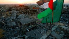 عوض: حماس أمام مفترق طرق والسلطة الفلسطينية تبقى الخيار المقبول عربيًا ودوليًا