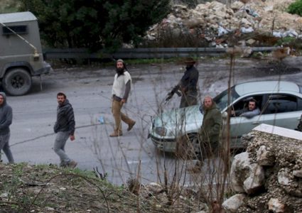 مستعمرون يهاجمون منزلا في حوارة