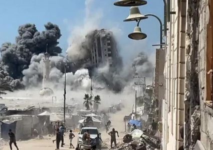 ثلاثة شهداء بينهم متأثر بجروحه في غزة وتواصل قصف الاحتلال