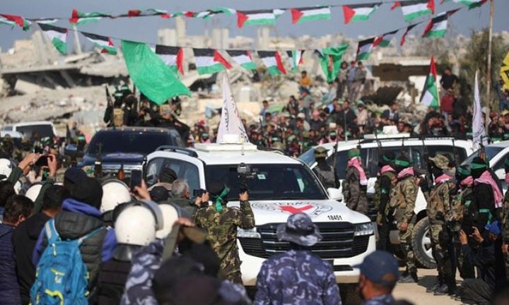 استطلاع: انقسام حاد حول خطة ترامب ومعارضة شديدة لنزع سلاح "حماس"