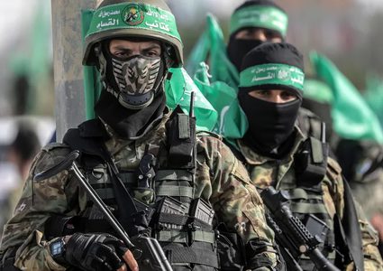 حماس توافق على اخراج مقاتليها خلف الخط الاصفر