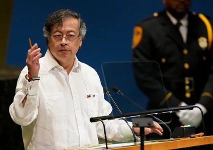 الرئيس الكولومبي يقرر منح اهالي غزة وسام “المناضل الكبير سيمون بوليفار