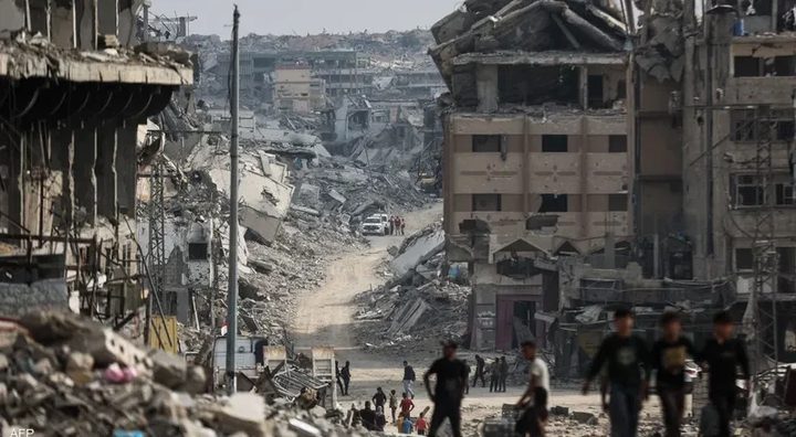 شهداء وحرجى في عملية تدمير واسعة للمنازل خلف الخط الأصفر بغزة