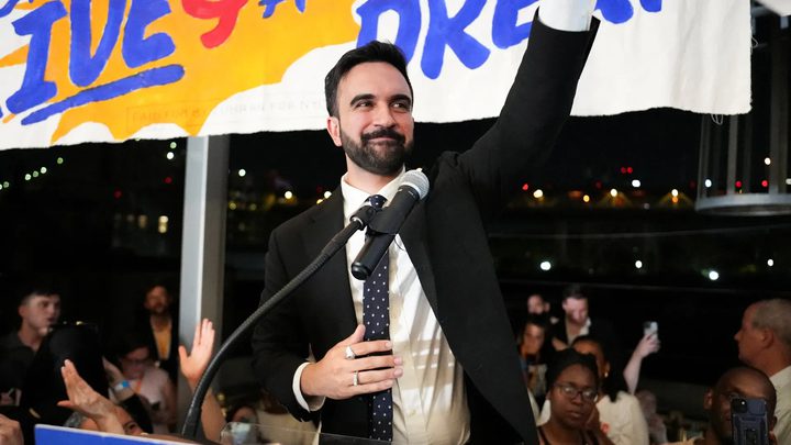 زهران ممداني ... أول مسلم ومن أصول جنوب آسيوية يتولى منصب عمدة نيويورك