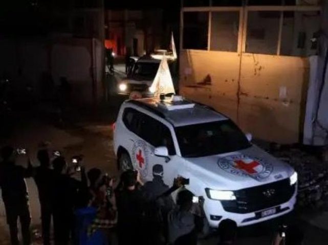 سرايا القدس والقسام تعتزمان تسليم جثة أحد أسرى الاحتلال ضمن صفقة طوفان الأقصى