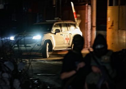 كتائب القسام وسرايا القدس تسلمان جثة أحد أسرى الاحتلال في جنوب قطاع غزة