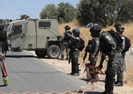 قوات الاحتلال تنصب حاجزا عسكريا في الخضر جنوب بيت لحم