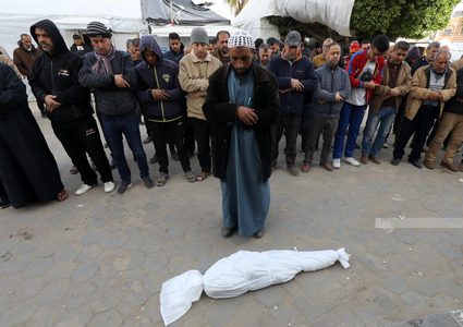 استشهاد طفل إثر انفجار جسم من مخلفات الاحتلال في خان يونس