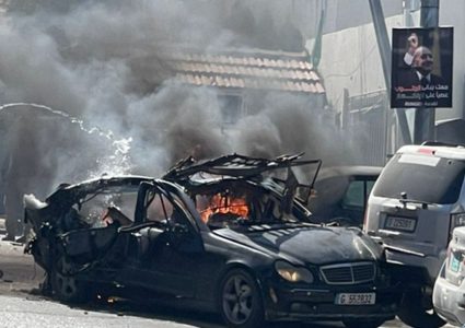 طيران الاحتلال المسير يقصف مركبة جنوب لبنان