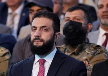 الشرع يصل واشنطن في أول زيارة لرئيس سوري منذ 1946