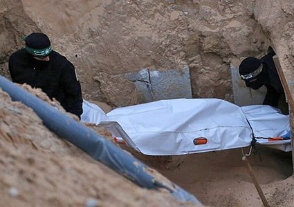 القسام تعلن أنها ستسلم جثة الضابط "هدار غولدن" بعد 11 عاماً على احتجازه