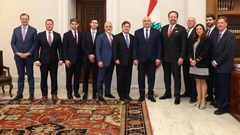 دون أي اشارة لاسرائيل .. وفد أمريكي يحرض من بيروت على سلاح حزب الله