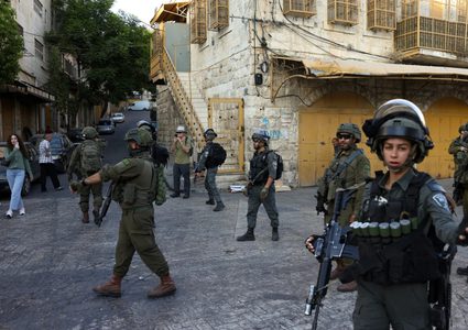 الاحتلال يقتحم العيسوية ويفرض مخالفات ويصور مباني