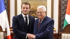 ابو مازن وماكرون يعلنان تشكيل "لجنة مشتركة" لصياغة دستور لفلسطين