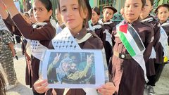 مدرسة الشهيد ياسر عرفات في جنين تُحيي الذكرى الـ21 لاستشهاد القائد "أبو عمار"