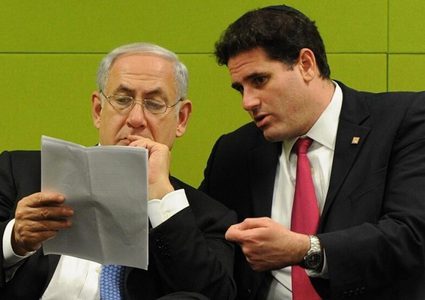 استقالة رون ديرمر... العقل المدبر لنتنياهو يغادر الحكومة