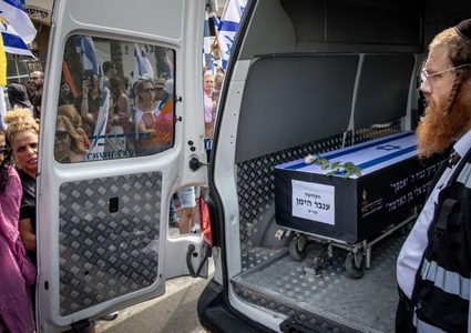 تسليم جثة جندي إسرائيلي اليوم واستئناف البحث عن جثث الجنود في غزة