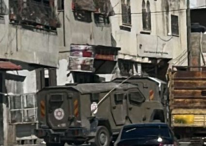 الاحتلال يعتقل أربعة مواطنين من مخيم عسكر القديم شرق نابلس