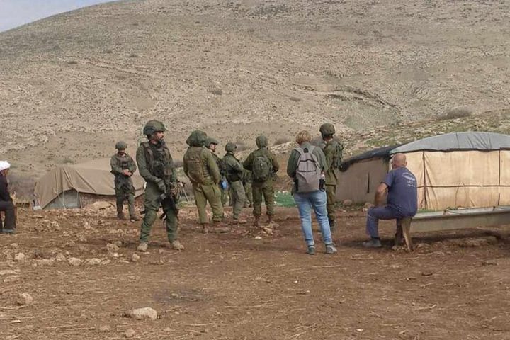 مستوطنون يقتحمون خربة سمرة بالأغوار الشمالية