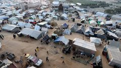 المكتب الإعلامي الحكومي في غزة: الأمطار تفاقم مأساة 1.5 مليون نازح بعد إغراق خيا