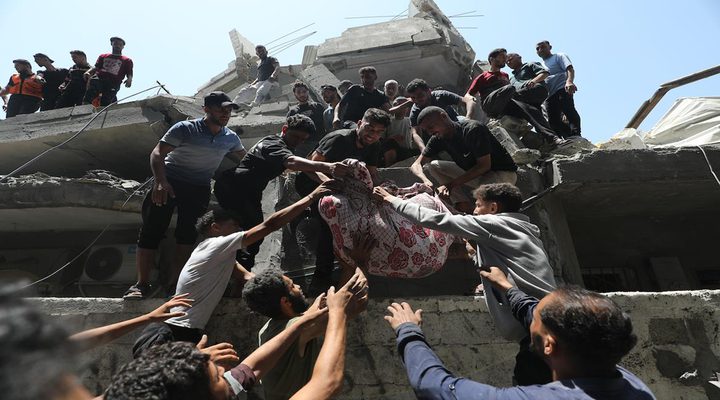 شهيد جراء قصف طيران الاحتلال مجموعة من المواطنين شرق مدينة غزة