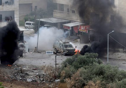 إصابتان إثر صدم آلية للاحتلال مركبتين في مدينة جنين