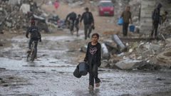 غرق آلاف الخيام وضعف جهود الإغاثة واستمرار الخروقات الإسرائيلية