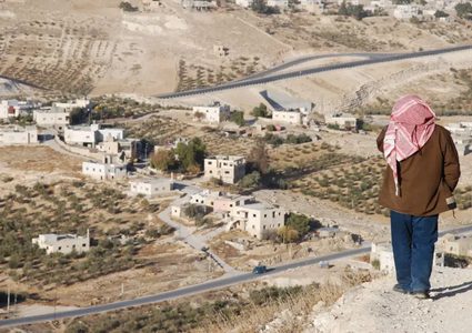 محافظة القدس تحذّر من تصاعد اعتداءات المستوطنين على التجمعات البدوية