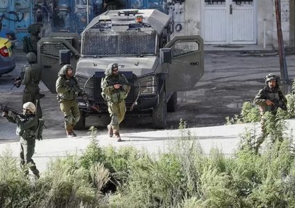 اعتقالات واقتحامات بالضفة وسط تصاعد اعتداءات المستوطنين